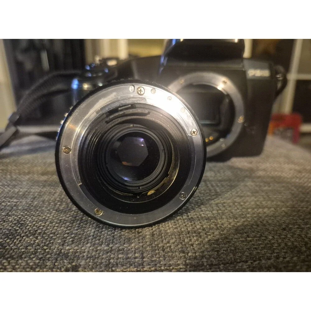 Pentax PZ10 35mm SLR film Camera w/ Strap + lense + old battery + Case- Untested